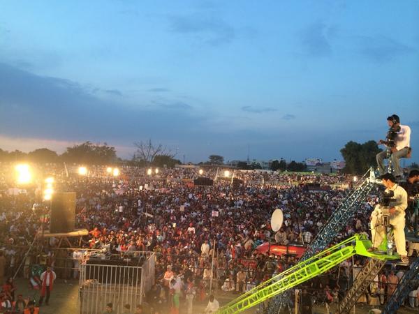 Scores of people attend PTI’s Gujrat Jalsa today