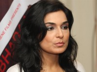 Session Court issues a Non-Bailable Warrant Against Meera