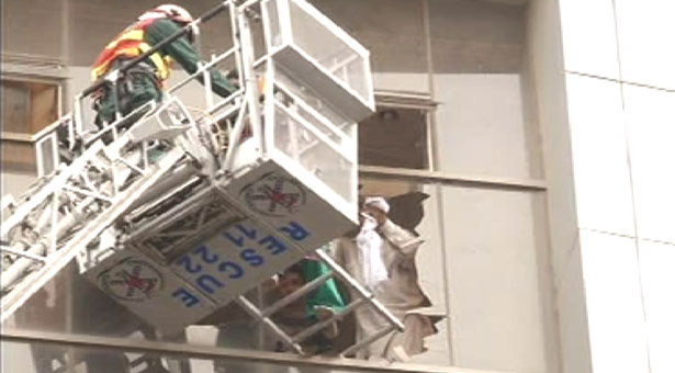 Lahore: Fire engulfs a seven-story building