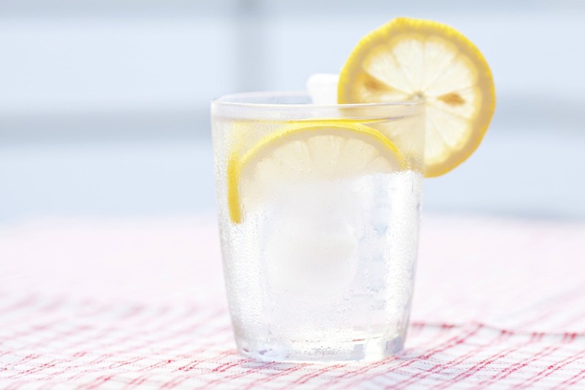 5 Reasons Why You Should Be Drinking Lemon Water