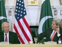 File Photo: Former US Secretary of State John Kerry and Foreign Affairs Adviser Sartaj Aziz at the 2016 Pakistan-US Strategic Dialogue in Washington.